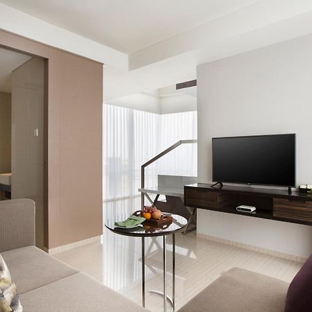 Hotel Santika Premiere Hayam Wuruk Джакарта Екстериор снимка