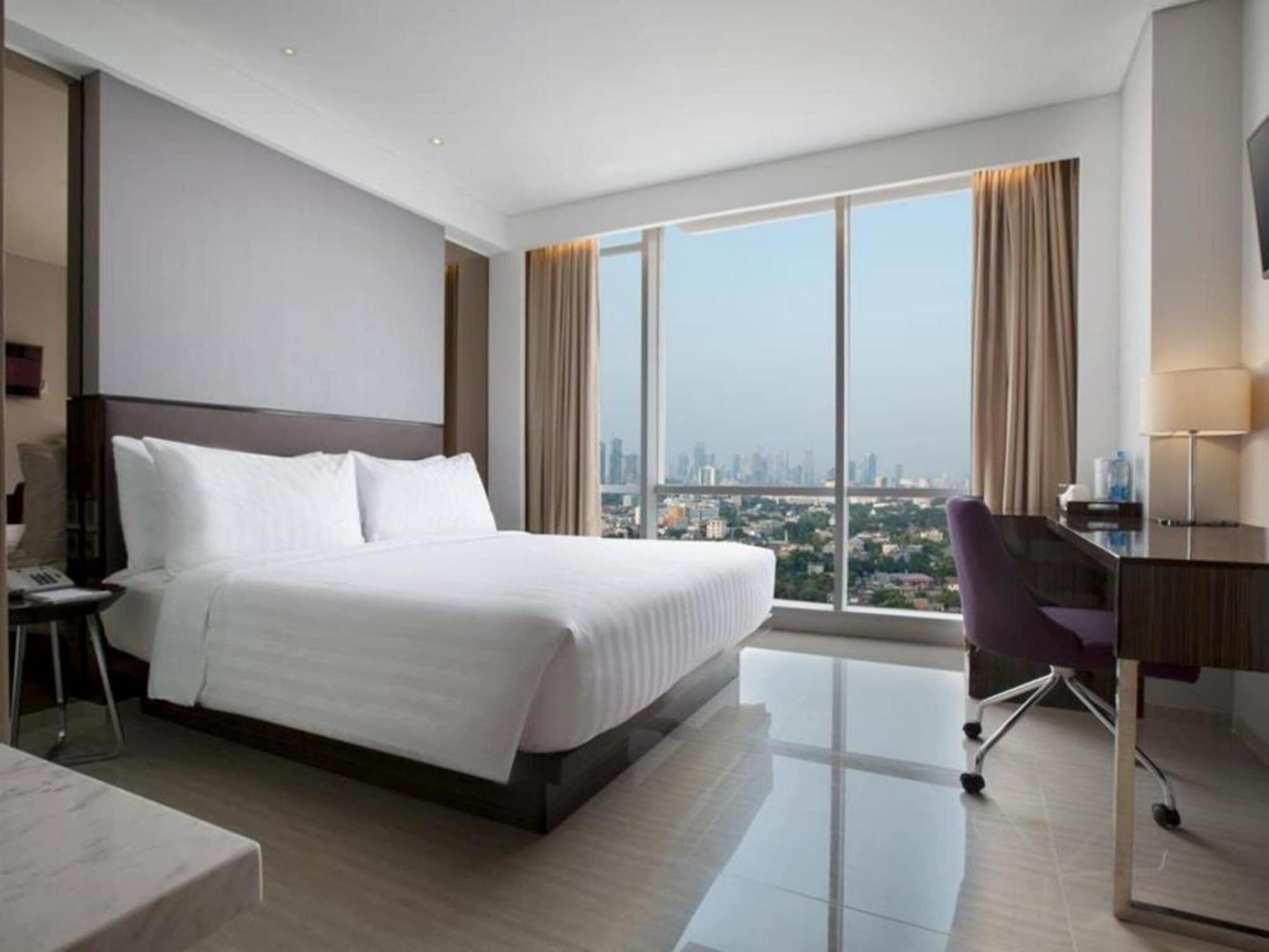 Hotel Santika Premiere Hayam Wuruk Джакарта Екстериор снимка
