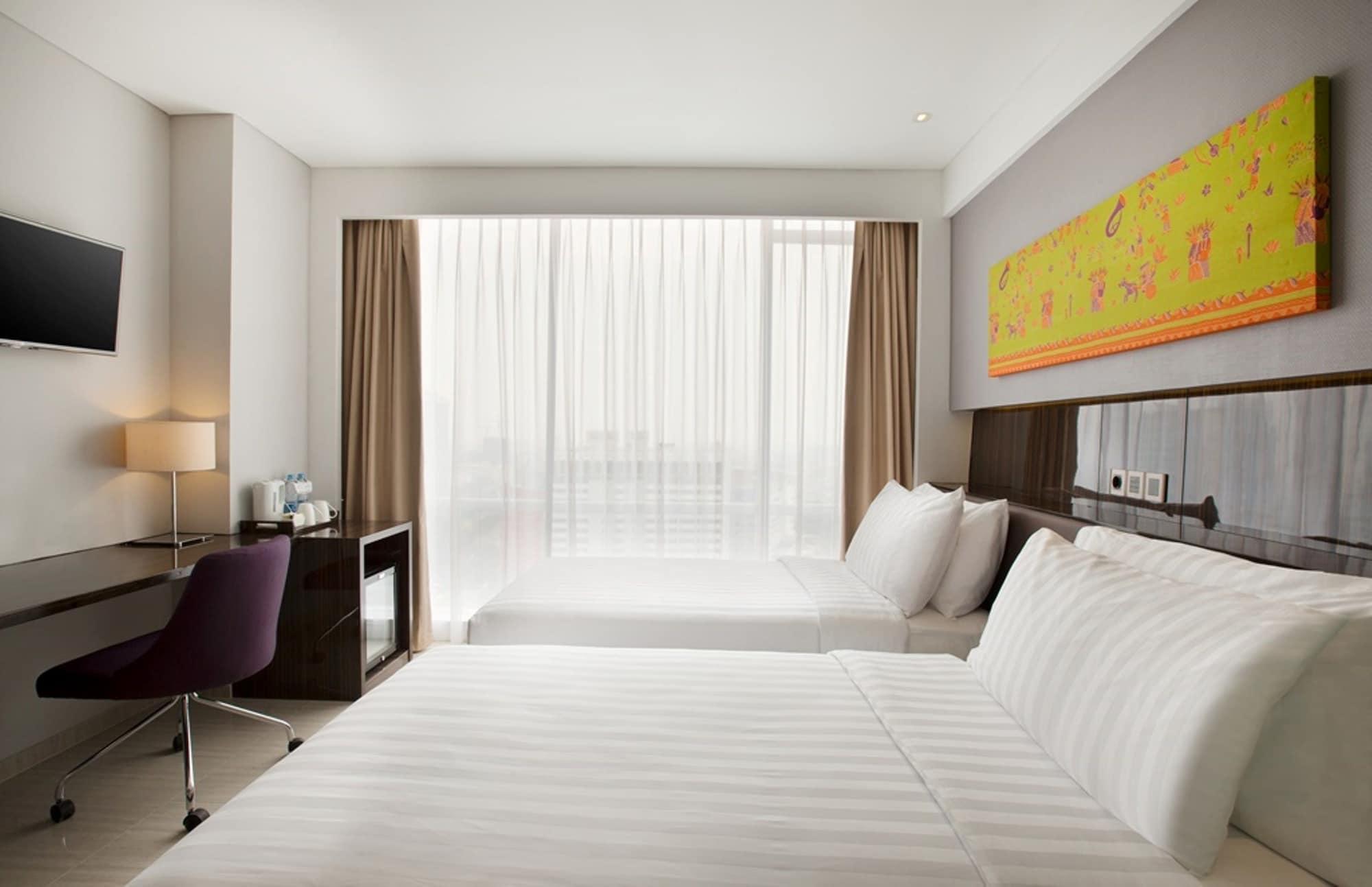 Hotel Santika Premiere Hayam Wuruk Джакарта Екстериор снимка