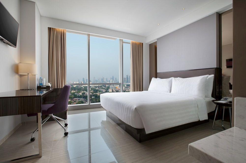 Hotel Santika Premiere Hayam Wuruk Джакарта Екстериор снимка