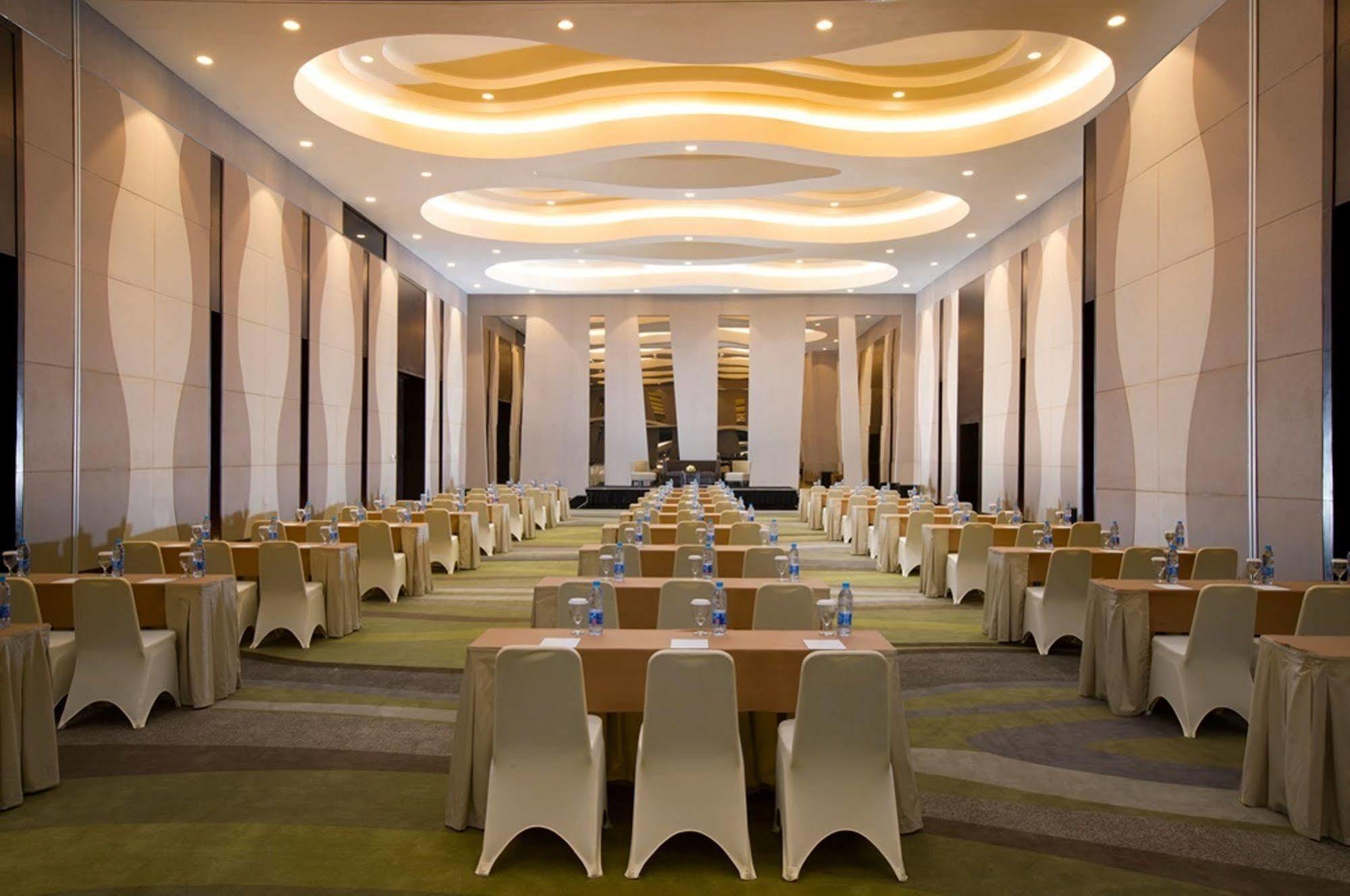 Hotel Santika Premiere Hayam Wuruk Джакарта Екстериор снимка
